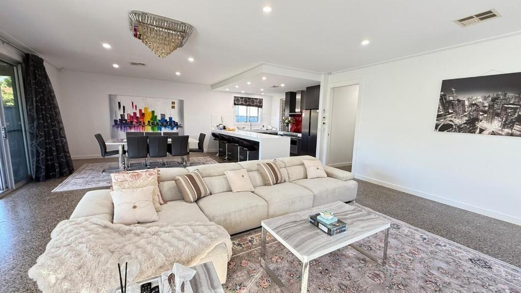 Calm and Inviting Retreat in South Australia, Islington Station