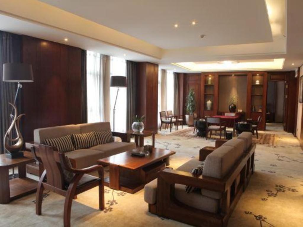 4. 지위안 오리엔탈..