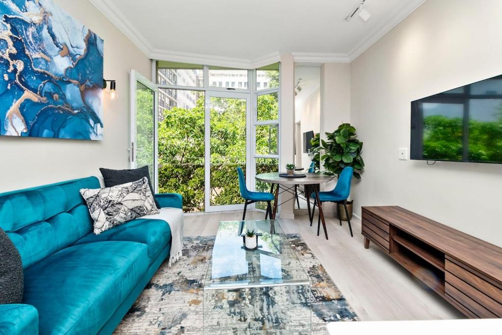 CityPad 1 Bed w Balcony 5 mins to V&A, CTICC, Кейптаун