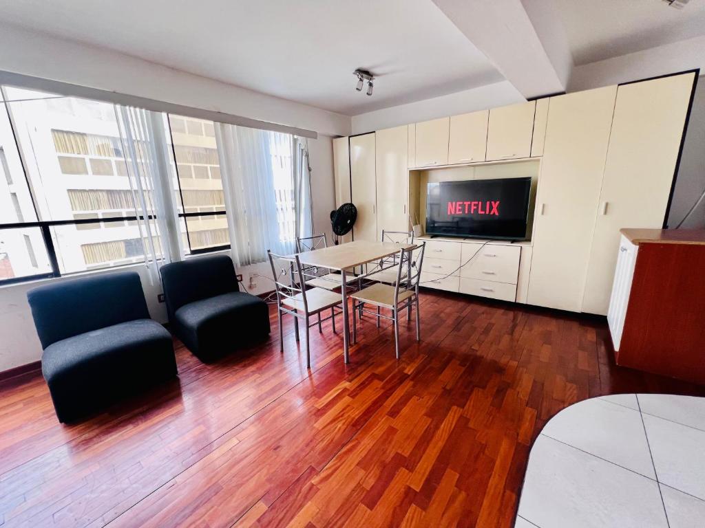 Miraflores Kennedy, Lima