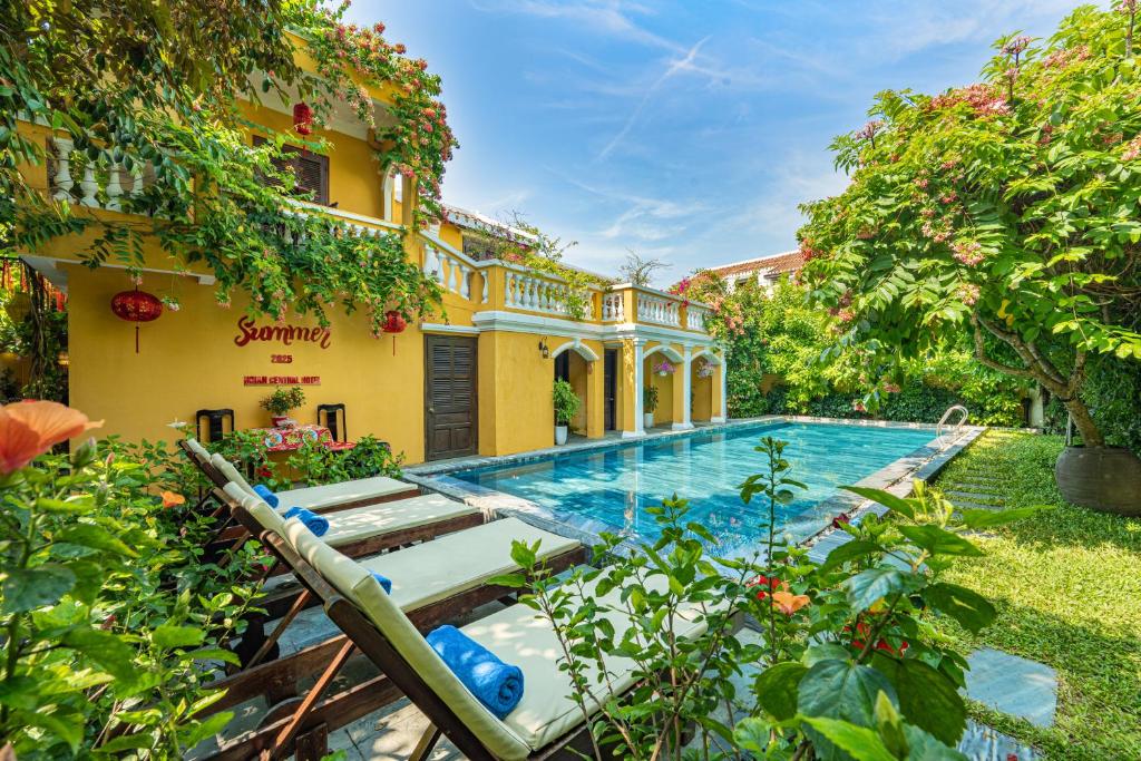 Swimming pool, Hoian Central Hotel in Hoi An