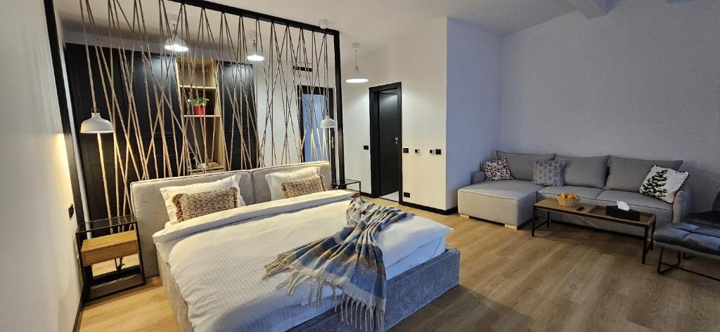 SteLar Lake View 2025, Teşila