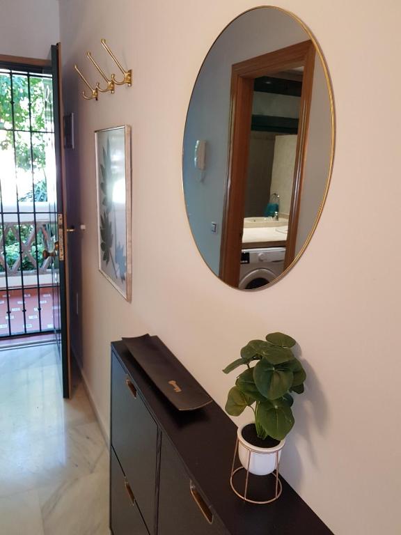 Peaceful 1BR Getaway - Walk to Beach and Train - 5
