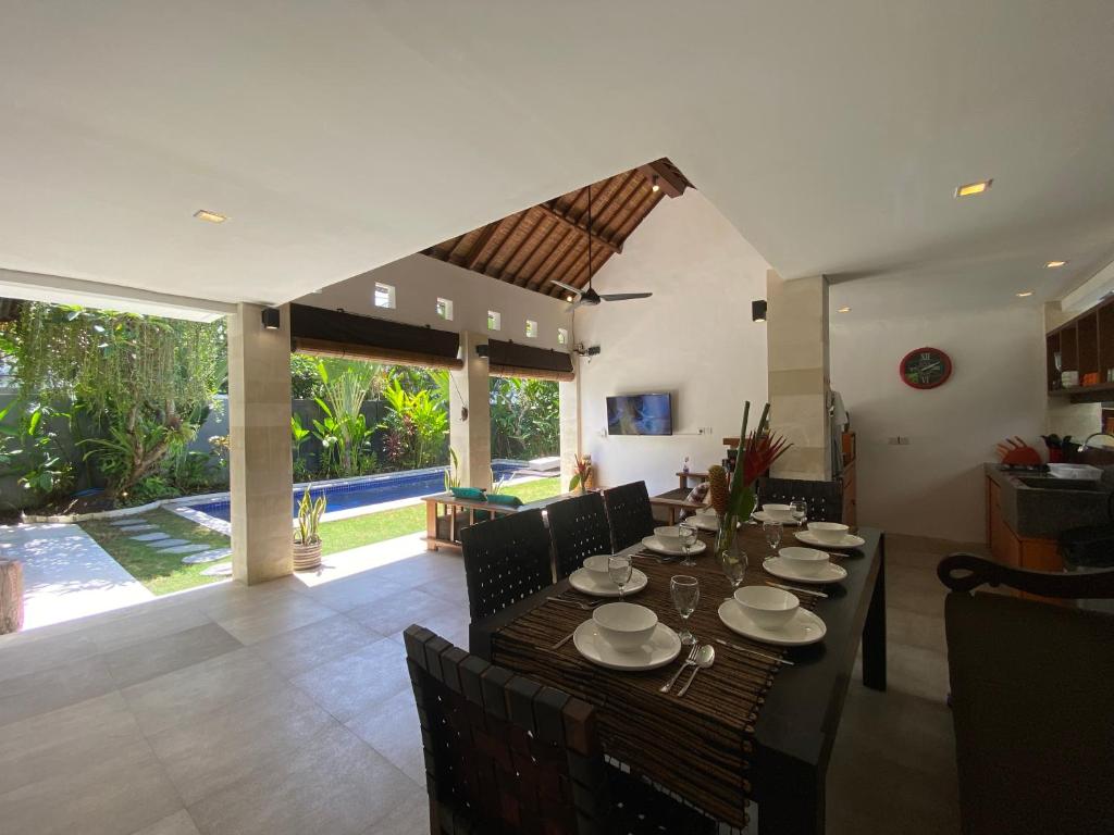 Facilities, Spacious Villa in Petitenget Top Location in Bali