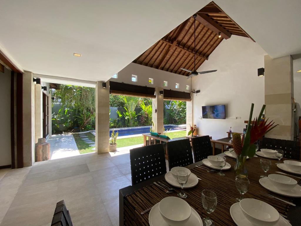 Facilities, Spacious Villa in Petitenget Top Location in Bali