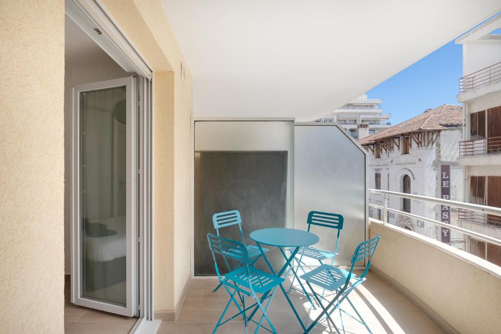 6 couchages Juan Les Pins Centre 22 Louis Gallet - 5