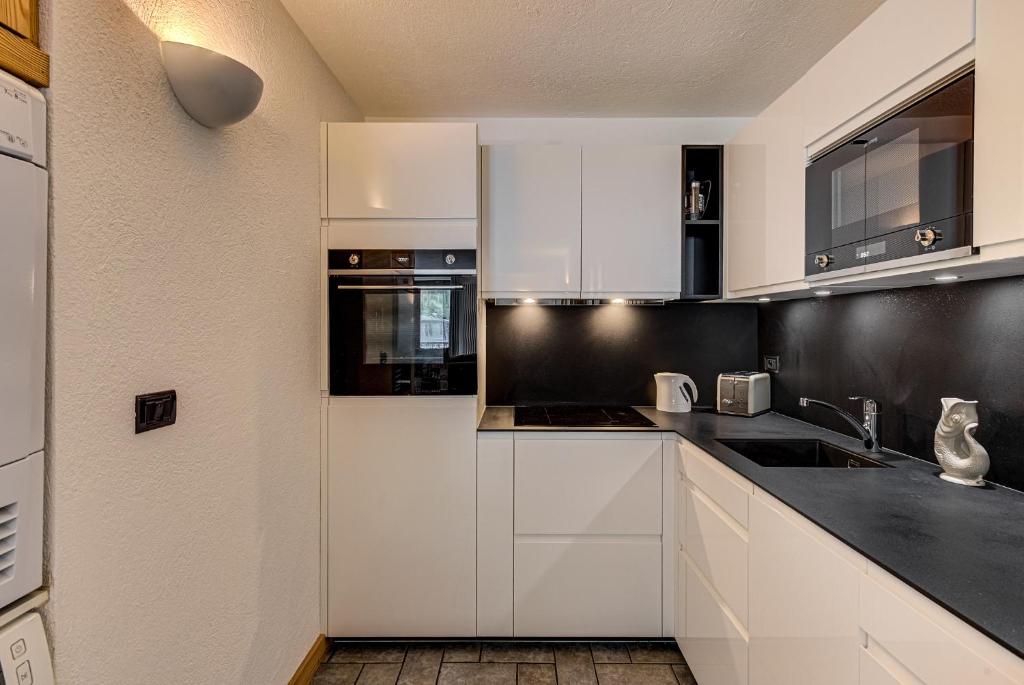 Apartment Winn, Alpes Agency, Central Chamonix, Sleeps 6 - 4