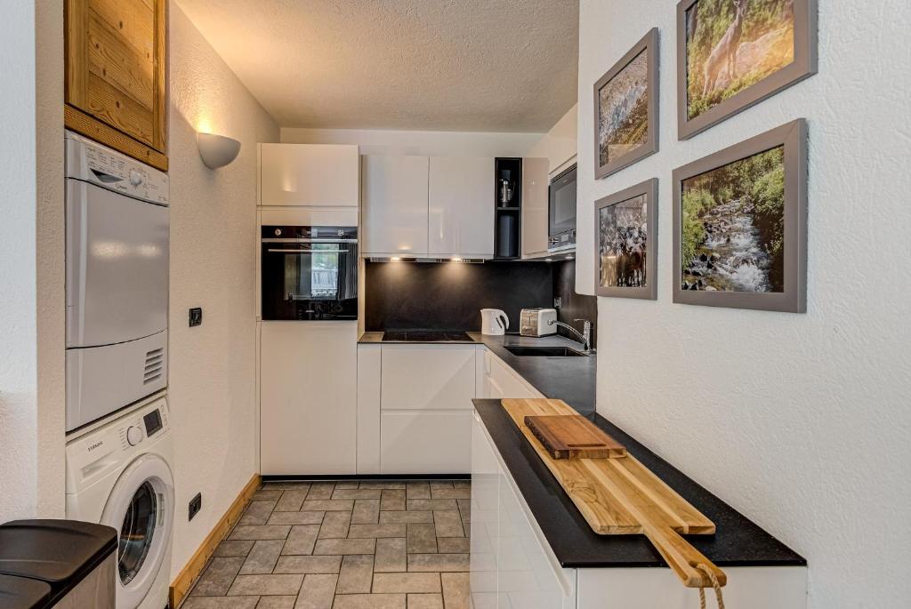 Apartment Winn, Alpes Agency, Central Chamonix, Sleeps 6 - 3