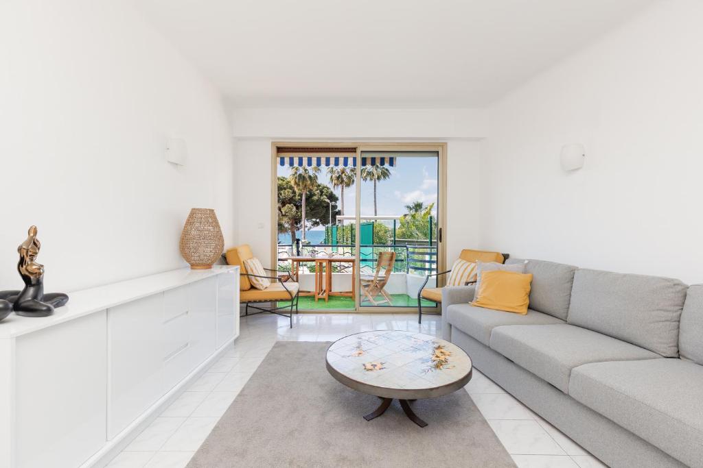 Cannes: Croisette Quartier Martinez - 90m² - 2