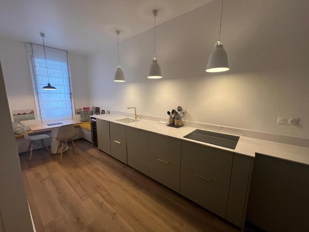 GuestReady - Luxurious Charm near Arc de Triomphe - 3