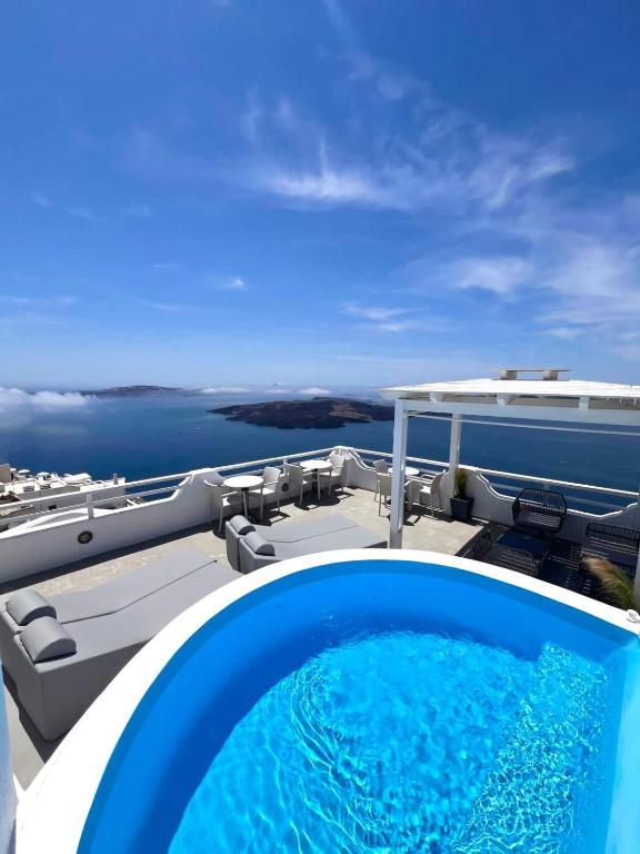 Kafieris View, Firostefani