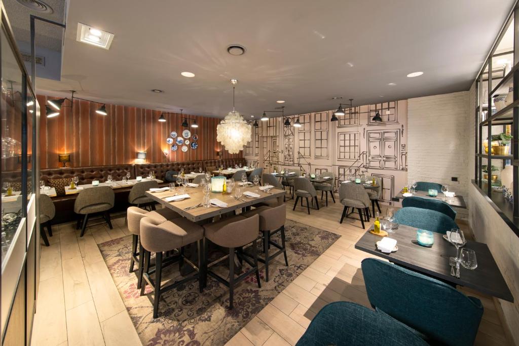 Hotel Dining