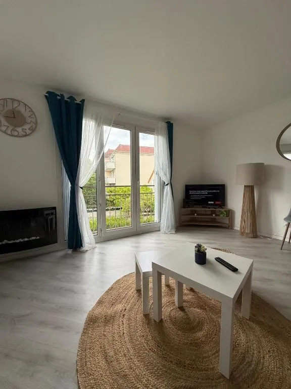 Cozy, quiet and bright studio，位于阿尔帕容的酒店