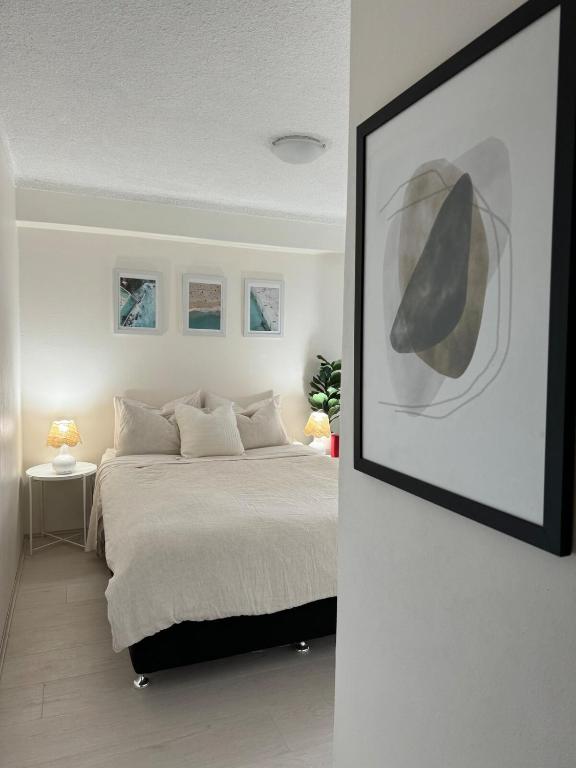 Modern, convenient Bondi pad, Sydney