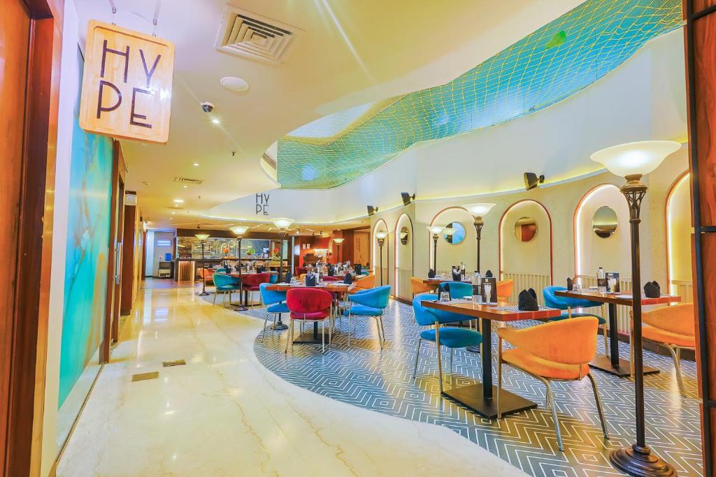 Restaurant, Hotel Hyphen Noida in Noida