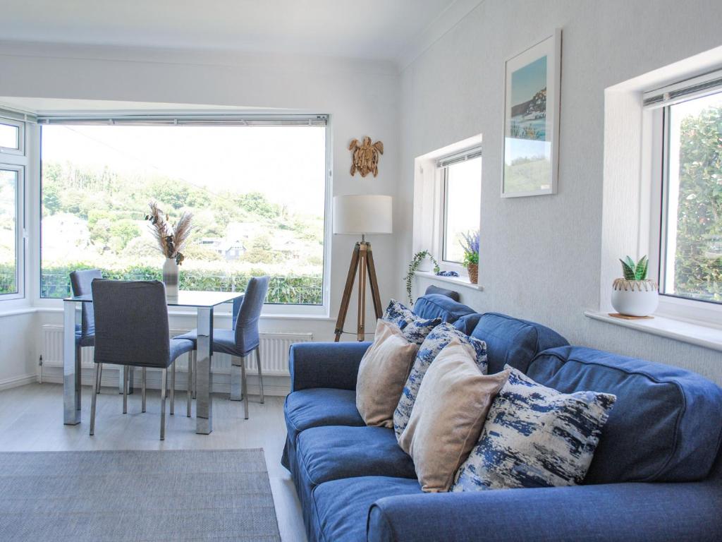 2 Rockmount, Salcombe photo 2