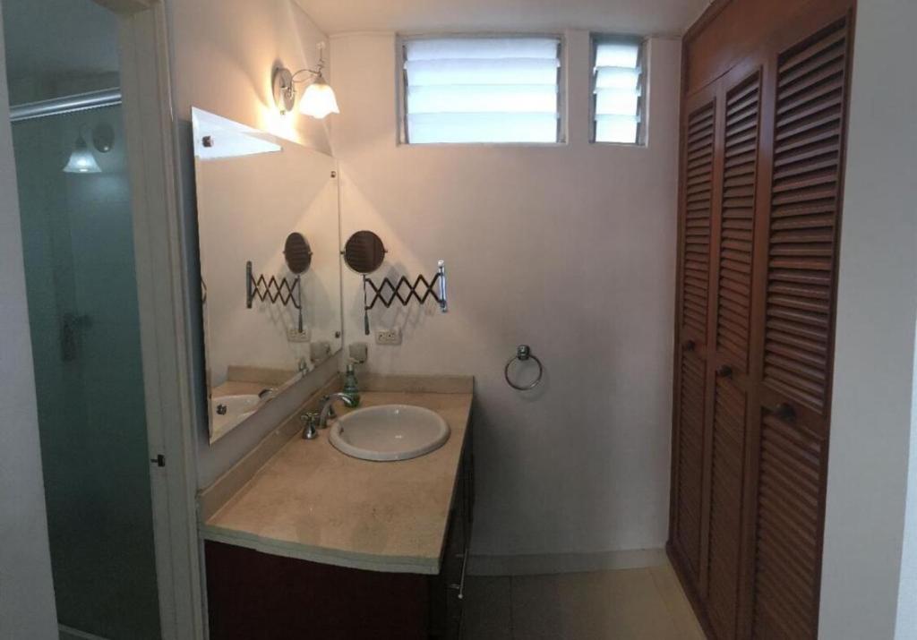 Apartamento con parqueadero - 3