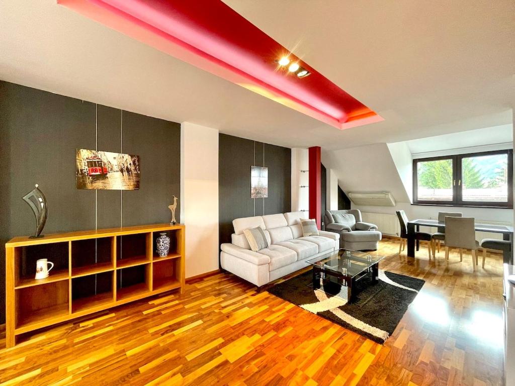 Engadin Beautiful 2BDR Apt, Sarajevo