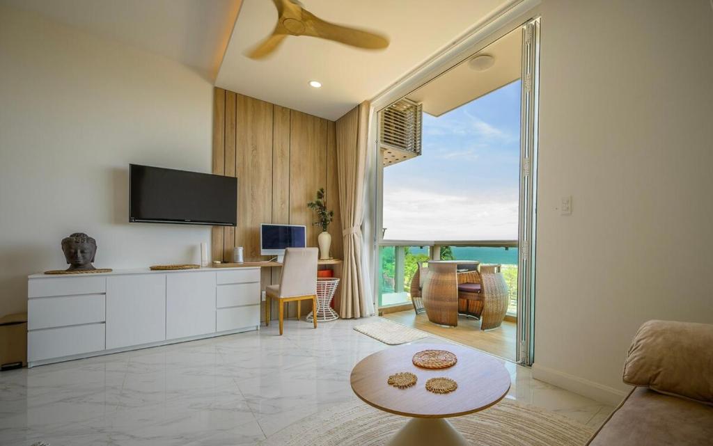 Beach Studio, Ấp Phú Tịnh (2)