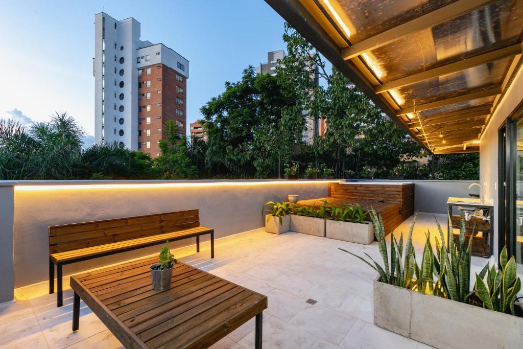 B3 4BR Poblado Penthouse wit AC and Jacuzzi - 5