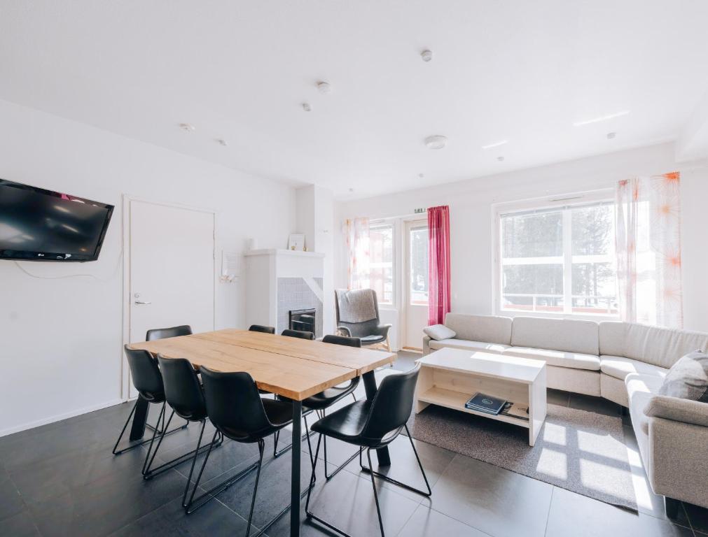 Levin Kotka 1 - Spacious 3BR Holiday Apt Next to Ski Slopes, Levi