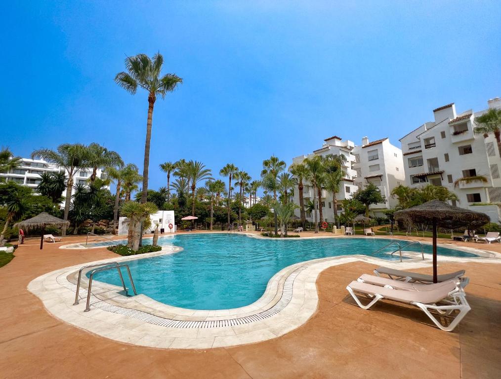 Costalita F - Beachside Apartment, Estepona