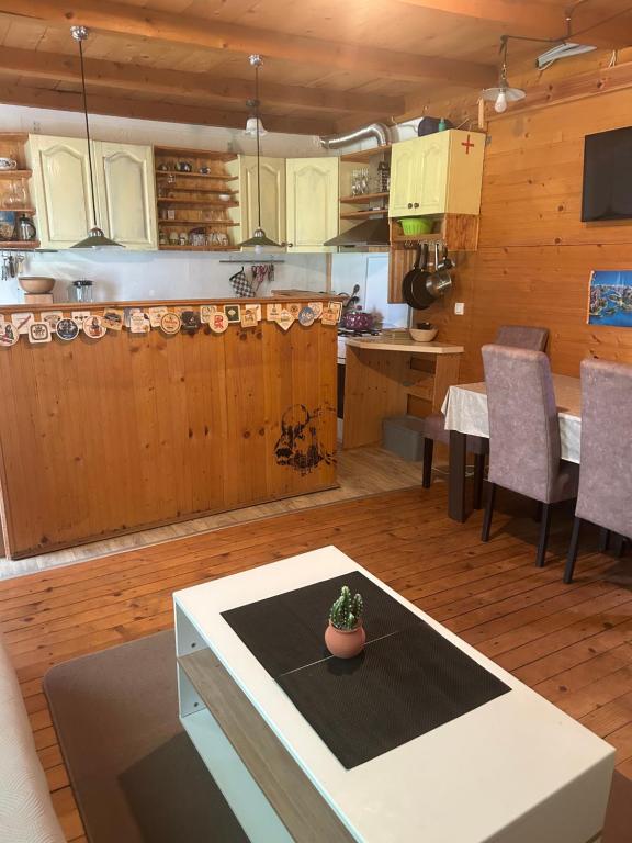 Velicanka hostel 2 - 3