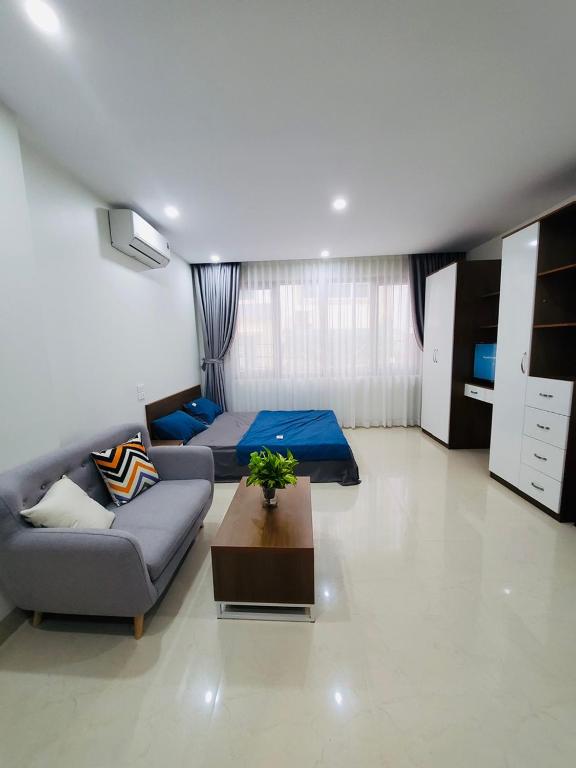 candy studio- 84 trần thái tông, Hanoj