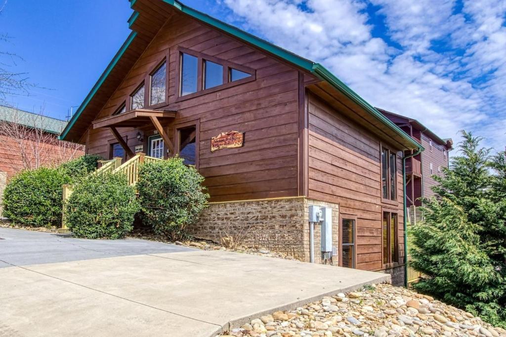 Sunshine and Whiskey by Avada Properties, Pigeon Forge