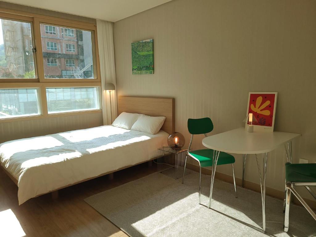 Studio Gupabal, Seoul