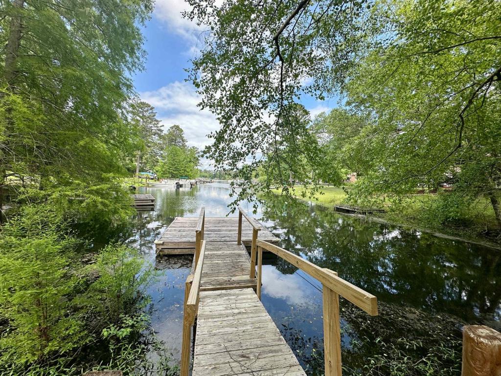 The Cove at Lake Murray, Chapin