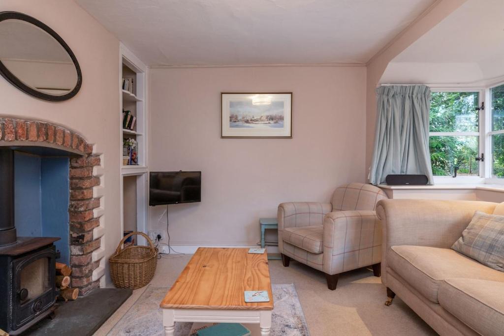 Underdean Lodge, Blakeney photo 2