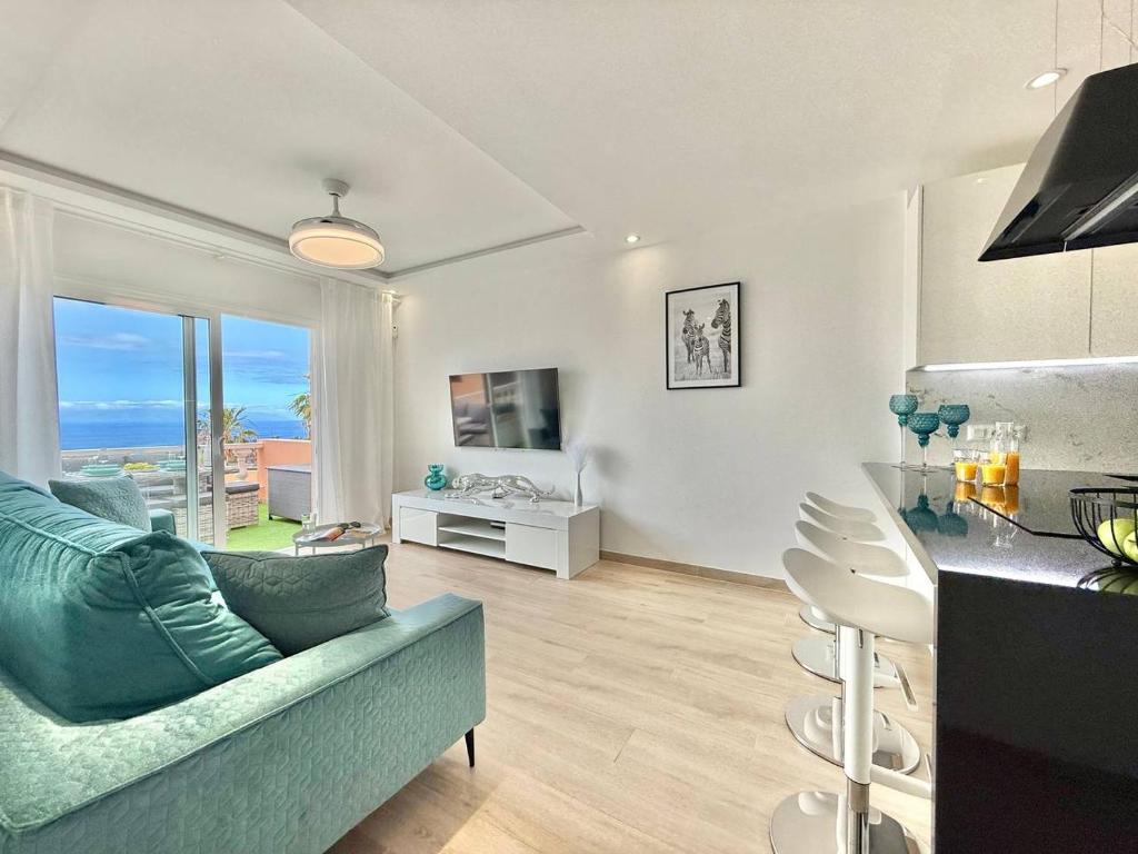 PaulMarie Apartment with Sunny Terrace Ocean View - 3