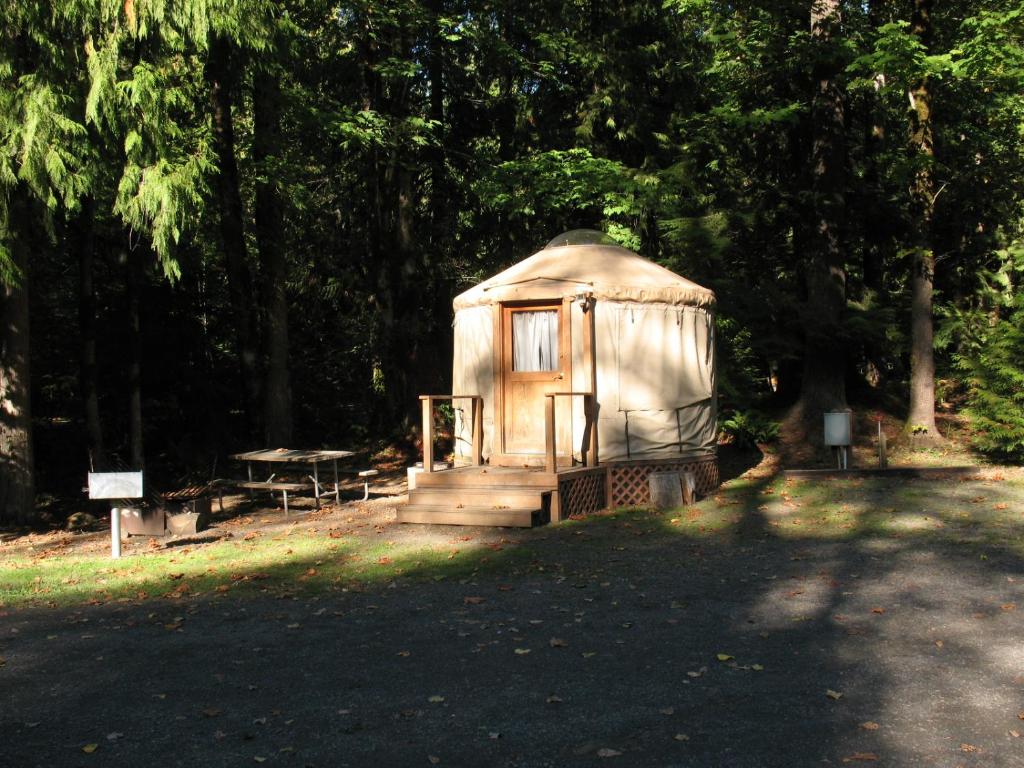 Mount Hood Village Yurt 1 — Hotel in Mt Hood Village (OR)