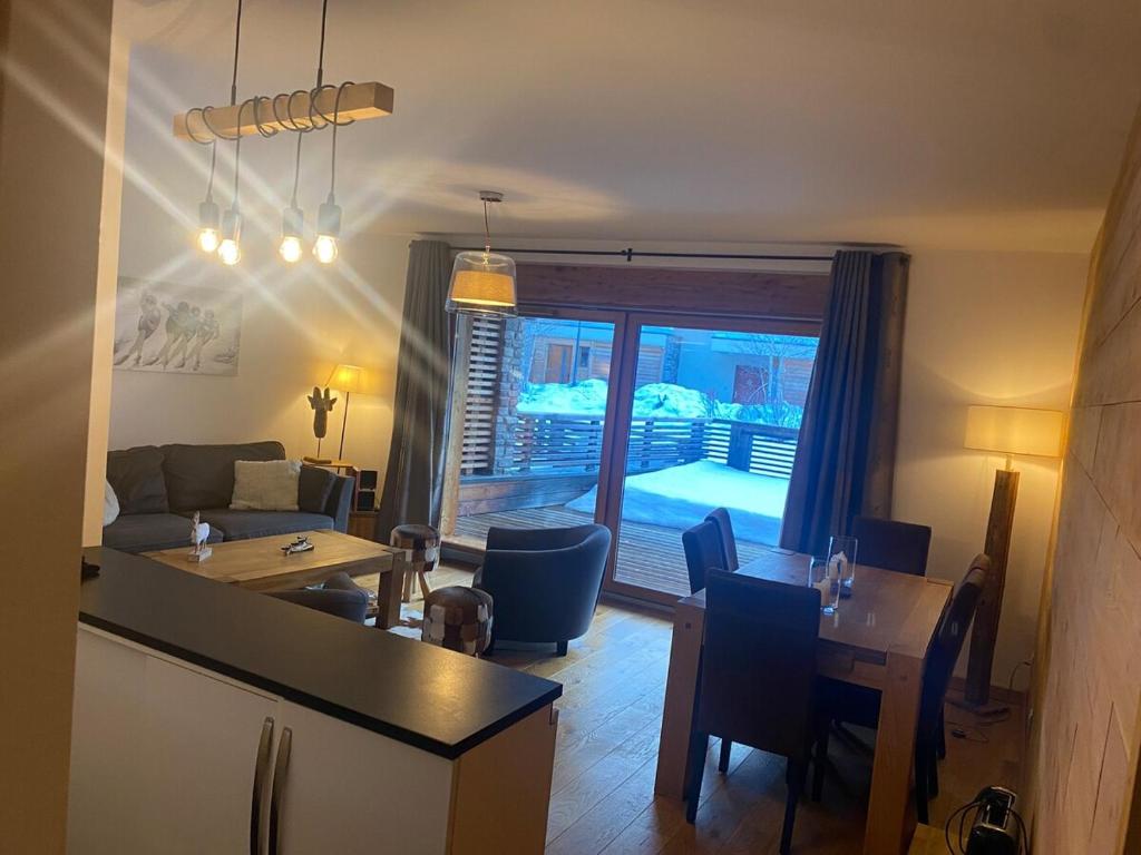 Appartement"Le CLOS DE L'YRET" avec très grande terrasse en face des pistes - 2