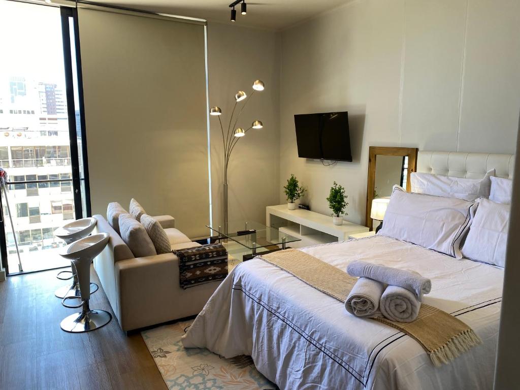 Heaven on Earth Rooftop Pool and Cape Town City Views, Кейптаун