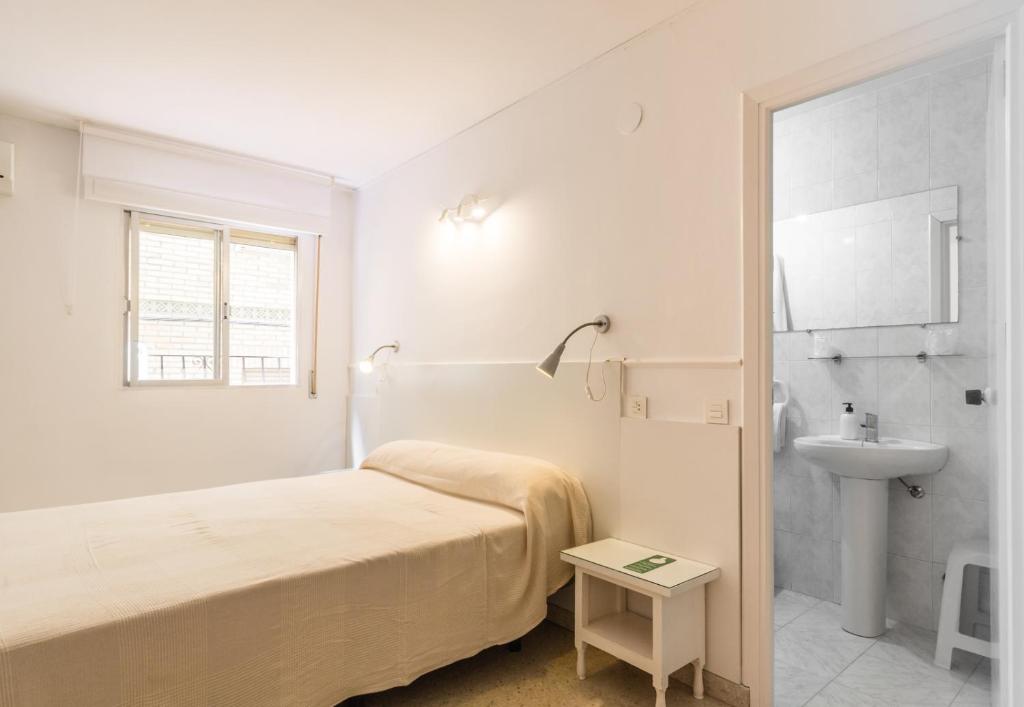 Hostal Altamar - 4