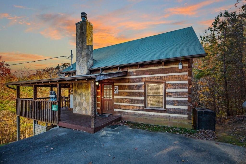 Just a Swingin by Avada Properties, Sevierville