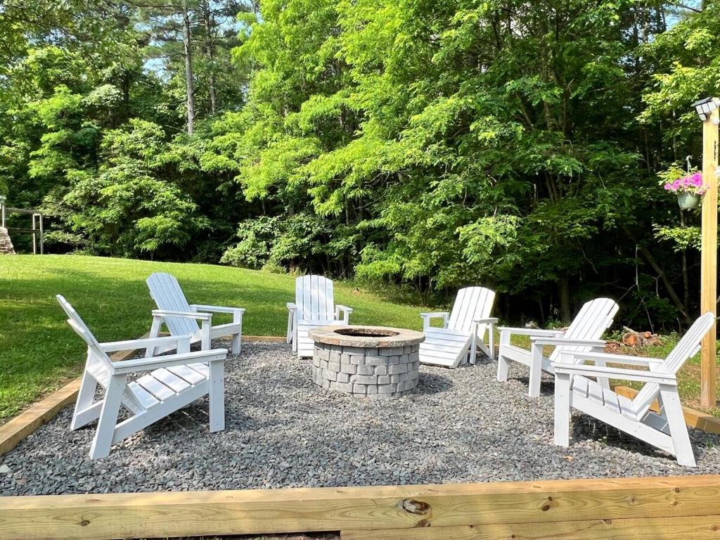 Modern getaway in Catskills, Cairo