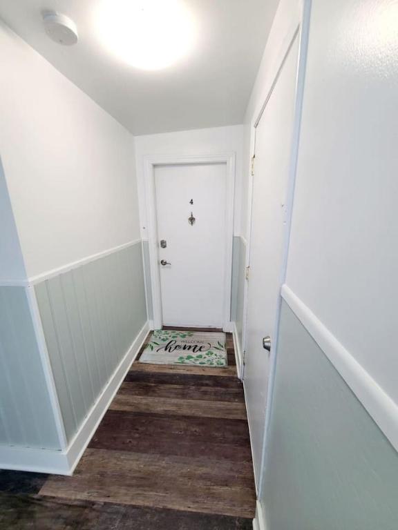 Charlies by the Bay Unit 4, New Baltimore