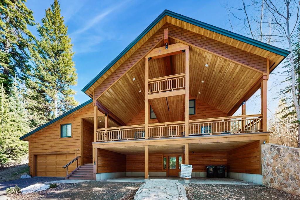 McAbu House, McCall