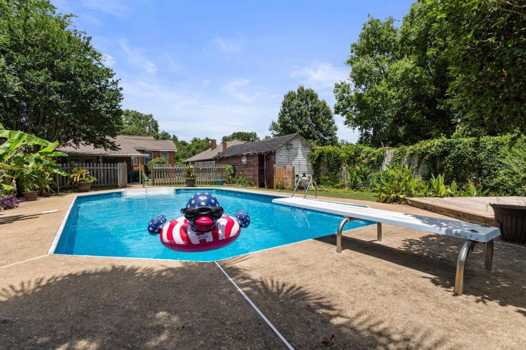 Mins to Zoo - Capitol Heights Hideaway, Montgomery