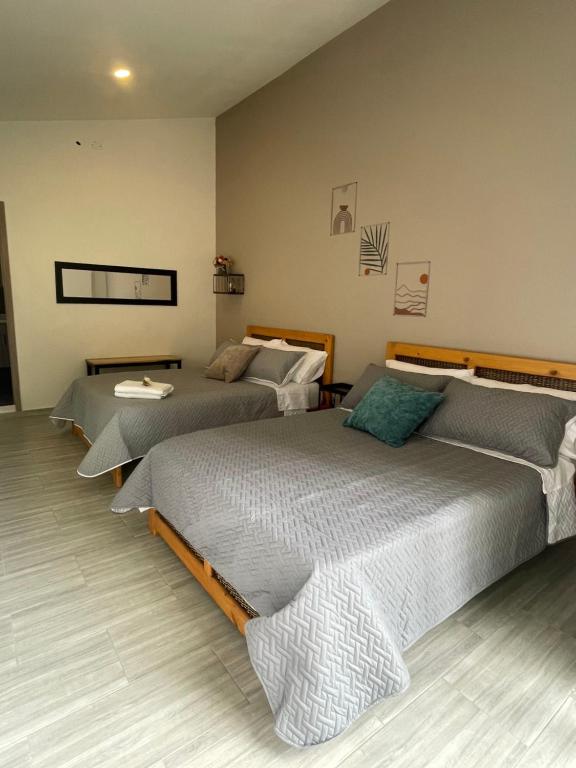 Santa Elena Lake House - 4