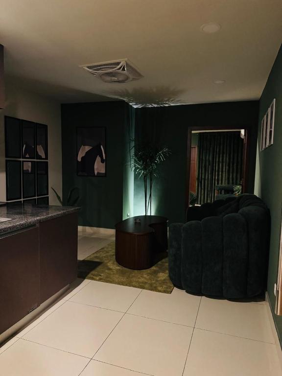 The Grenvy, Islámábád