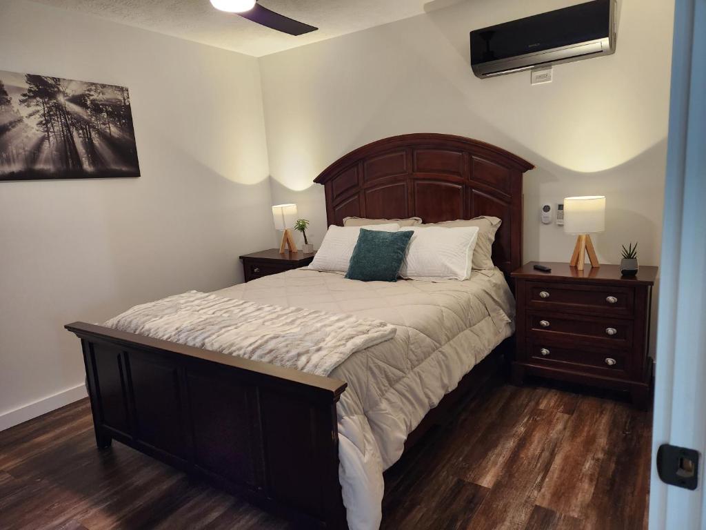 Modern retreat in central Beaumont, Beaumont