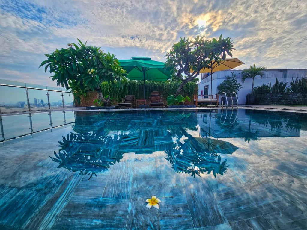 MTR Apartment & Hotel, Danang