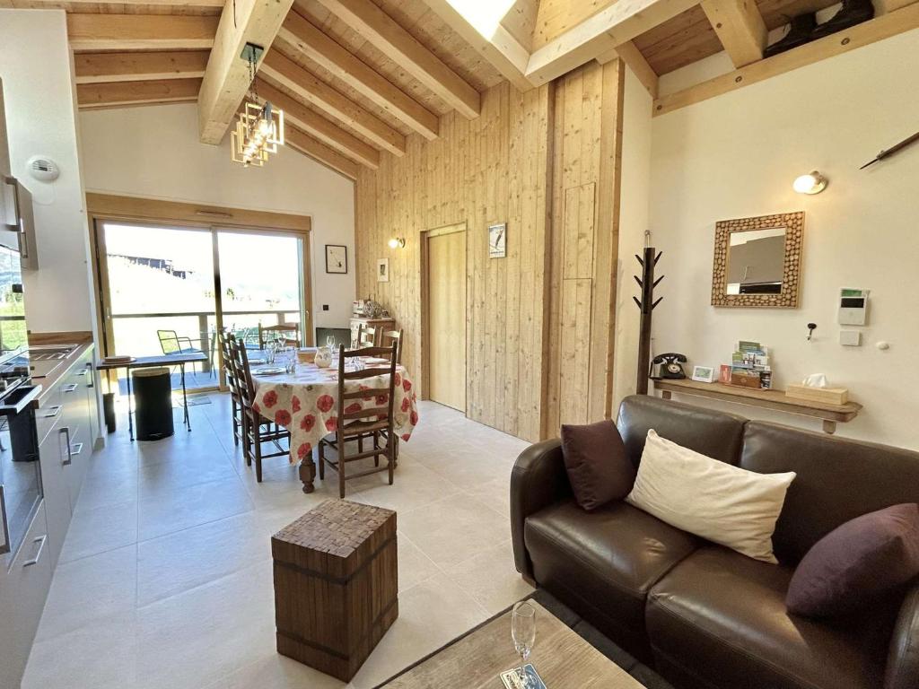 Appartement 3 Pièces, 4-6 Couchages, Vue Montagne, Parking Privé - FR-1-597-192 - 2