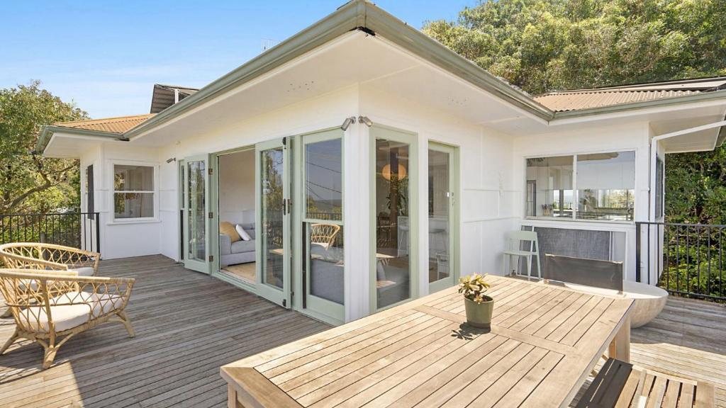 'Killcare Beach View' by HolidayCo, Killcare