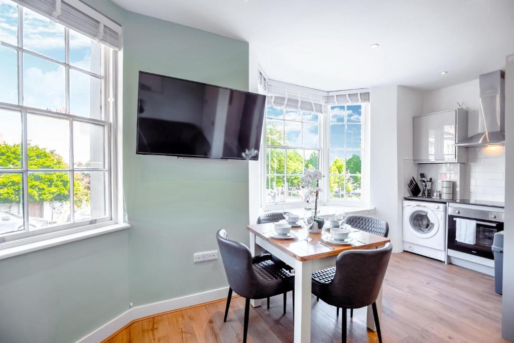 Great Value for Long Stays, Modern 1 Bed Flat, Brighton and Hove