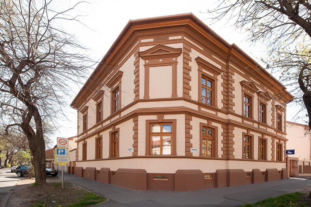 Csanabella House — Hotel in Szeged